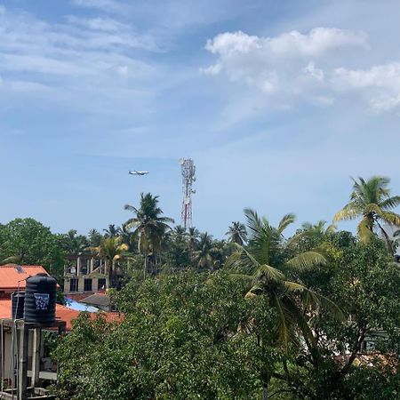 Lucky Transit Hotel - Katunayake Airport Buitenkant foto